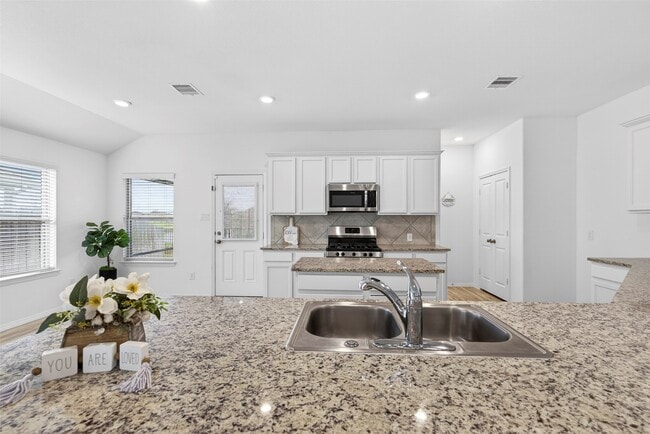 Building Photo - 5402 Still Creek Ranch Dr