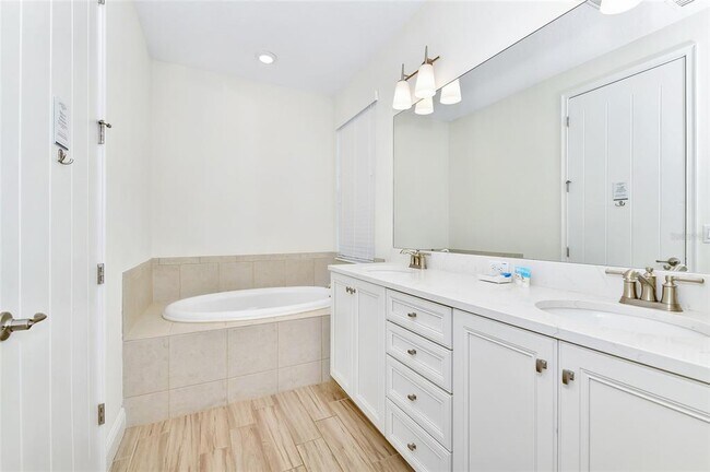 Building Photo - 8024 Flip Flop Way