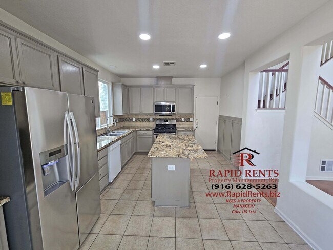 Building Photo - 555 Centre Ct Dr