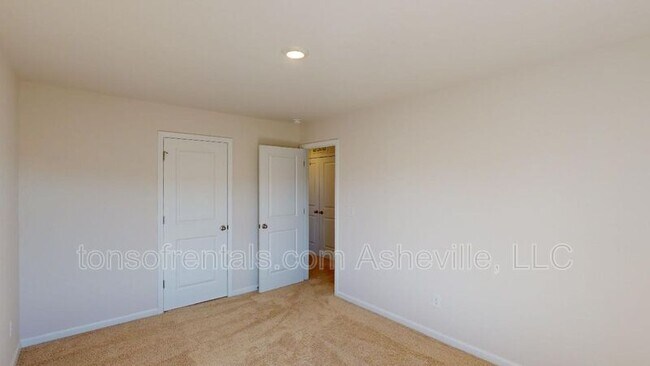 Building Photo - 354 Tavernier Ln