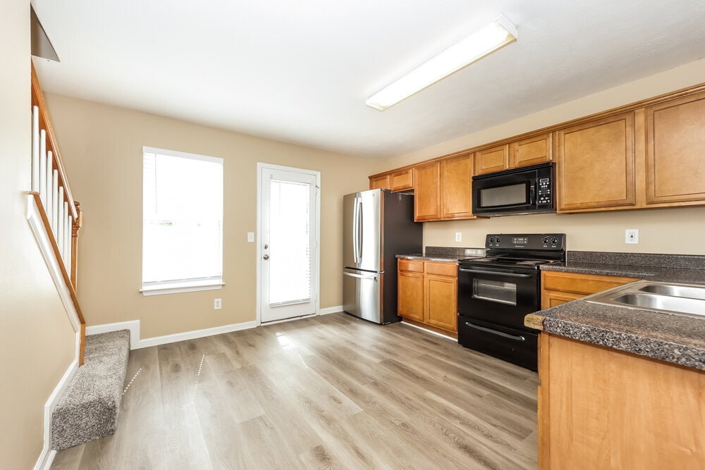 Building Photo - 8034 Logan Dr