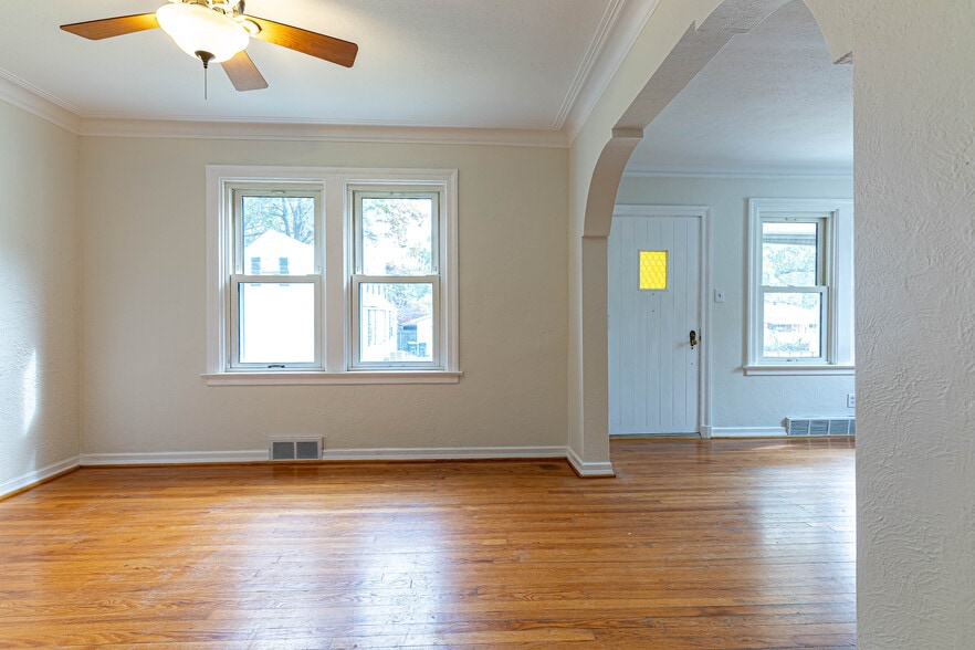 Dining Room - 7923 S Rock Hill Rd