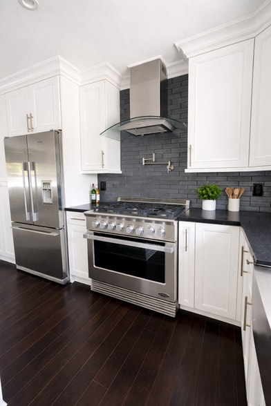 Building Photo - 19275 Cresthaven Ln