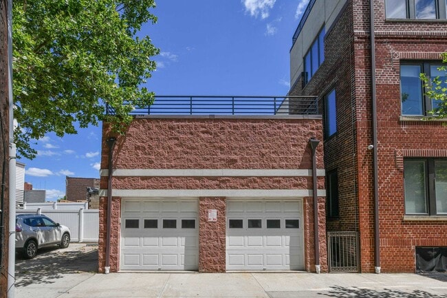 Building Photo - 58 Giles Ave
