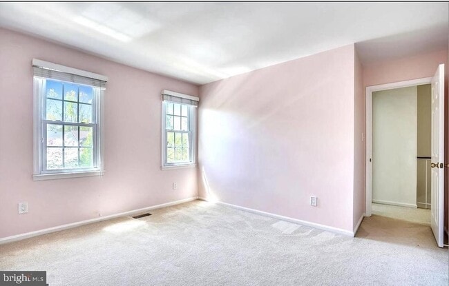 Building Photo - 3151 Borge St