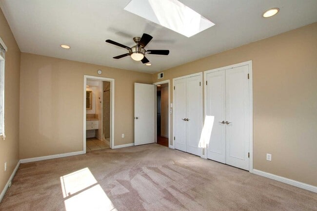 Building Photo - Adorable College Green 3 BDRM 2 BATH available early-mid January!