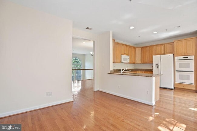 Building Photo - 1614 Leeds Castle Dr