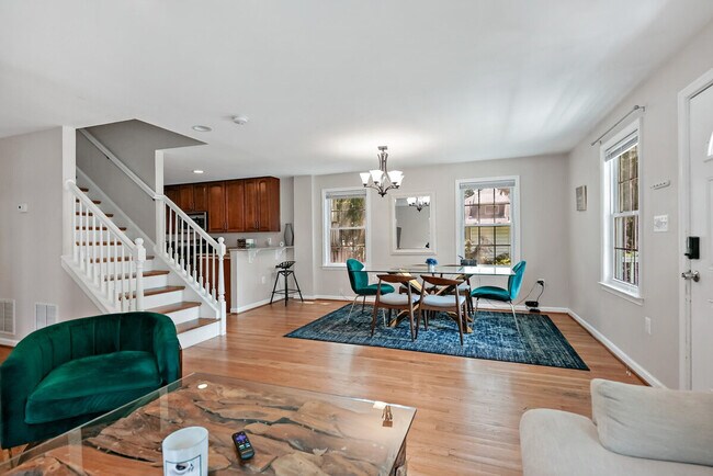 Building Photo - 2021 Washington Blvd