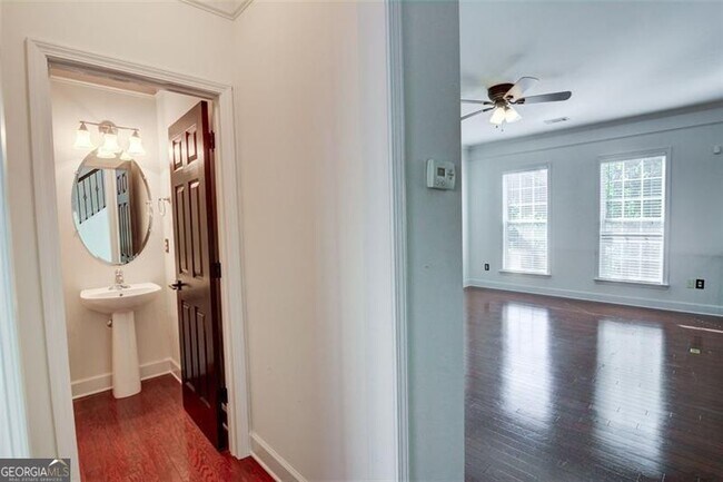 Building Photo - 2430 Natoma Ct SE