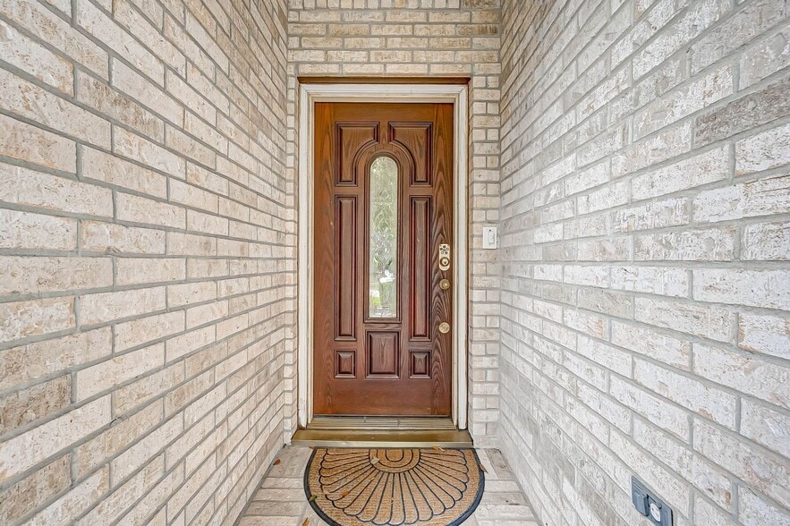 Building Photo - 1410 Greenway Village Dr