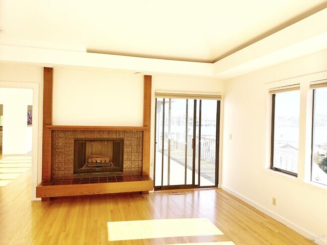 Building Photo - 172 Great Cir Dr