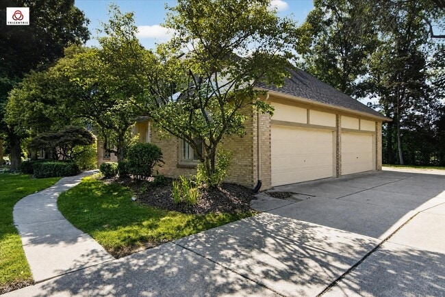 Building Photo - 1431 Provincial Dr