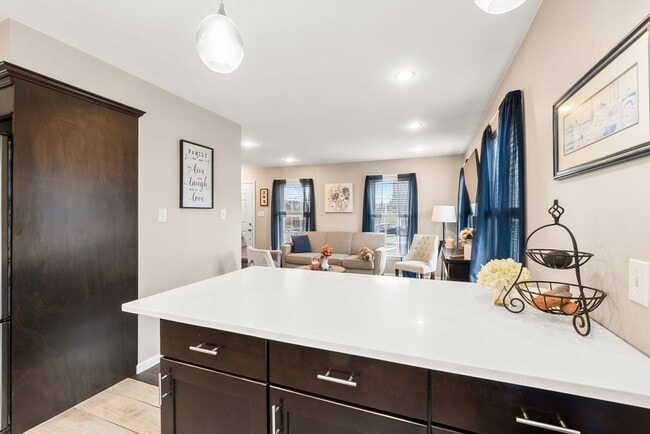 Building Photo - 98 Poplar St