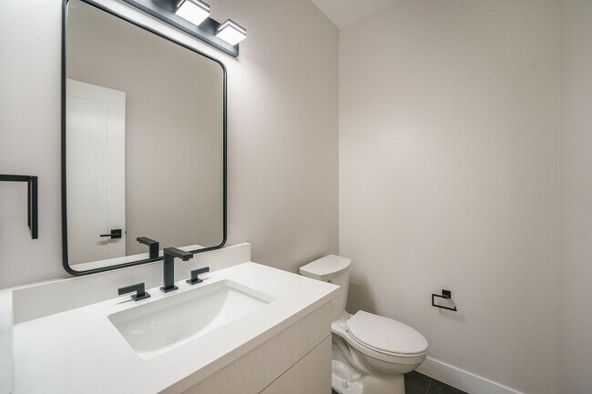 Building Photo - Back Duplex in Denver's Jefferson Park Neighborhood