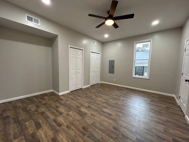 Building Photo - 605 Byars St