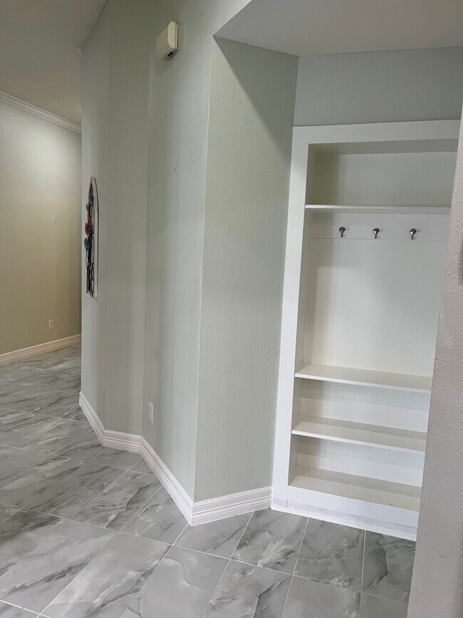 Building Photo - 21806 Silverpeak Ct