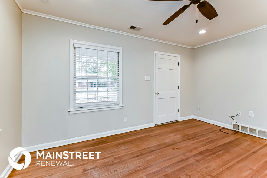 Building Photo - 1619 Ivy Rd