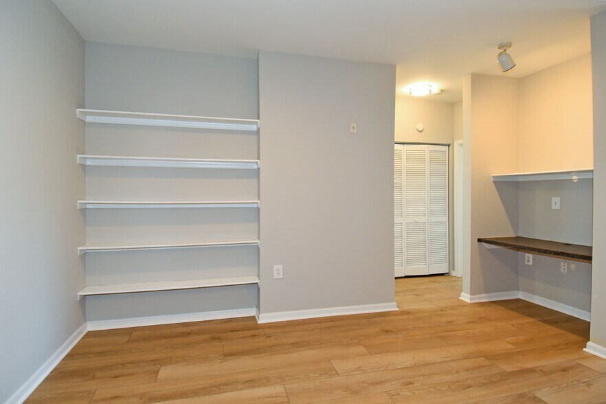 Building Photo - 11349 Aristotle Dr