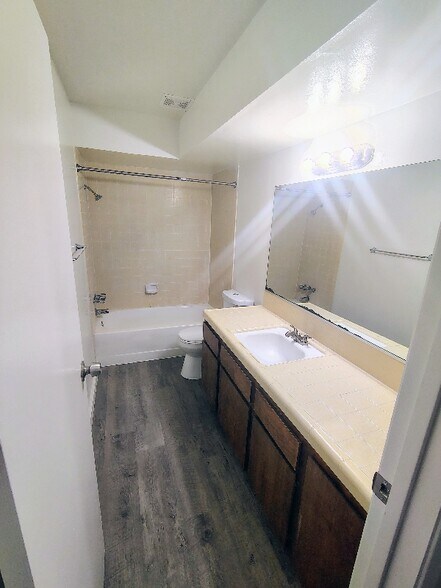 Building Photo - 4140 Teal St