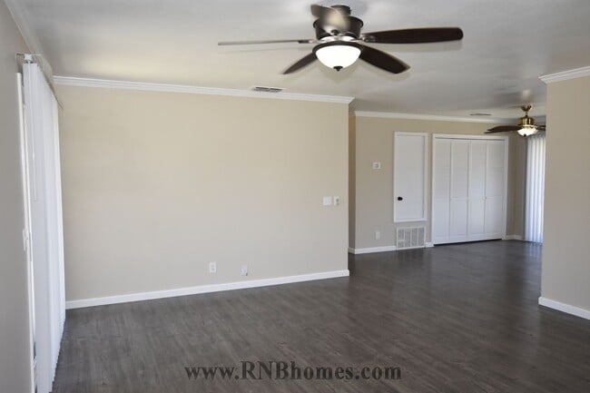 Building Photo - 5578 Coronado Way