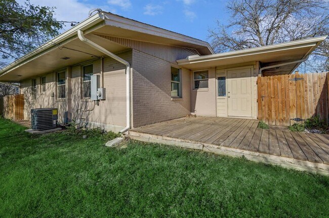 Building Photo - 4313 Bonnie Dr