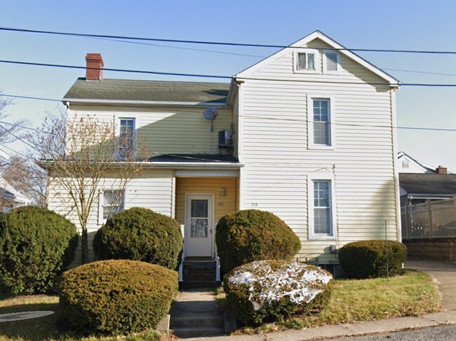 Primary Photo - 725 Chartiers St