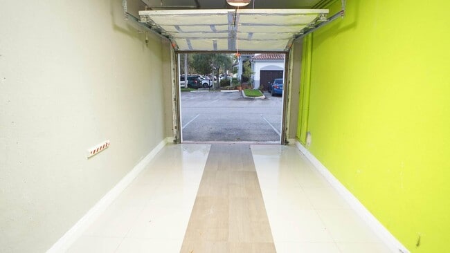 Building Photo - 785 SW 148th Ave