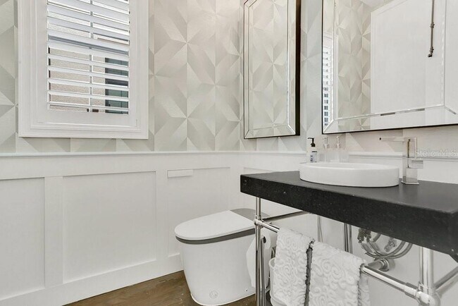 Building Photo - 8311 Via Vittoria Way