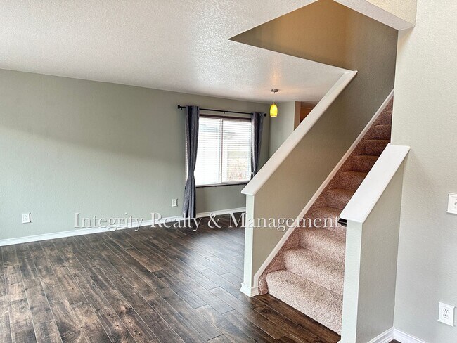 Building Photo - 7402 Eagle Rock Dr