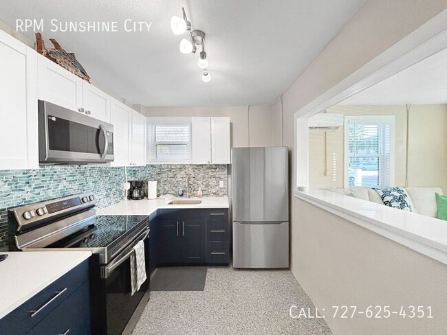 Building Photo - 14135 Palm St