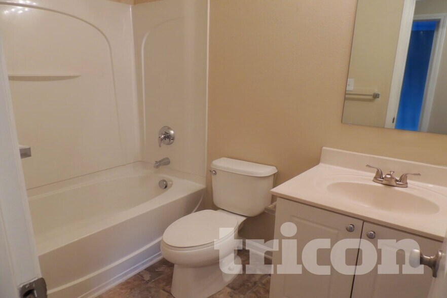Building Photo - 5110 Grays Ridge Dr