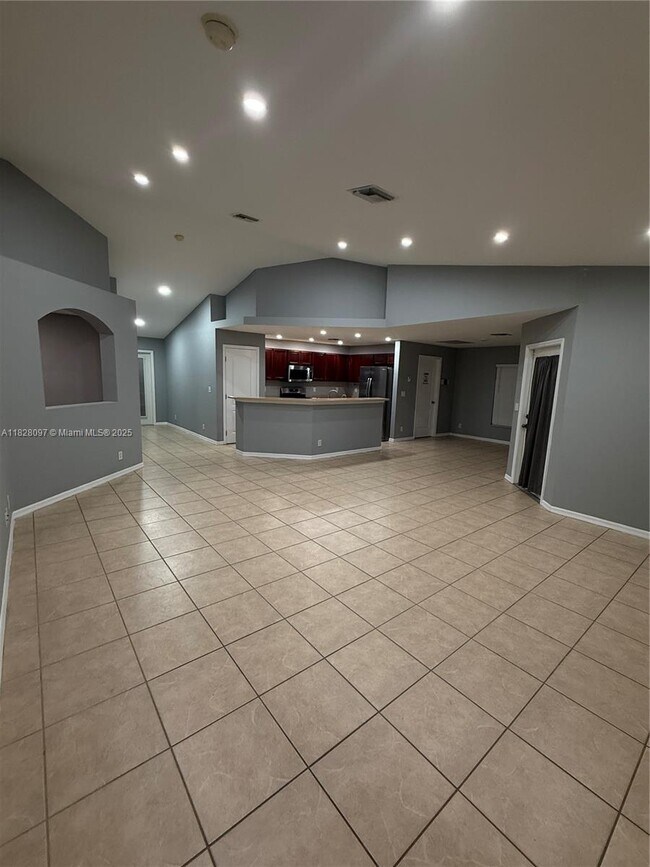 Building Photo - 4025 SW 14th Pl
