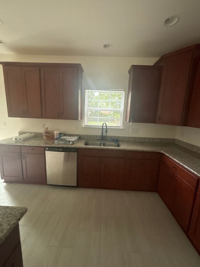 Building Photo - Spacious 4-Bedroom Home Near Base – No Tun...