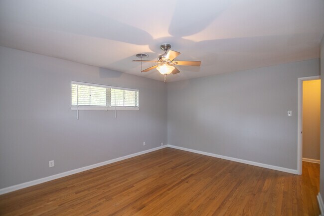 Building Photo - 6304 Ridgecrest Dr
