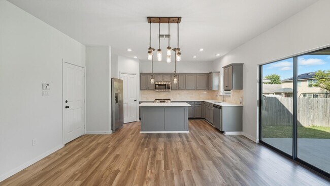 Building Photo - 568 Slippery Rock