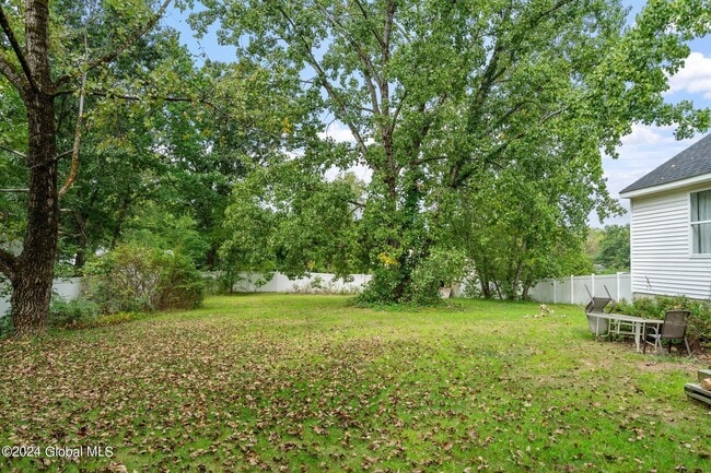 Building Photo - 9 Oxford Dr