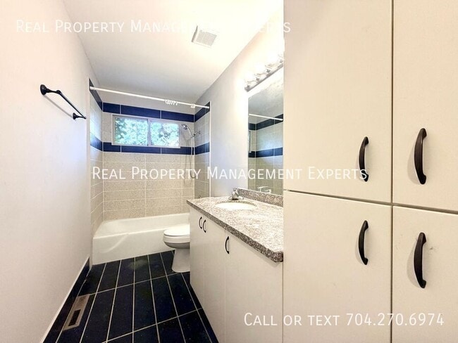 Building Photo - 3819 Langley Rd