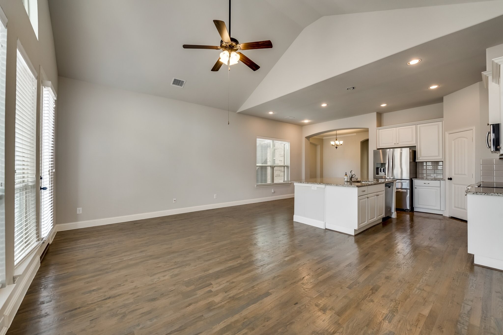 Building Photo - 923 Whitehall Dr