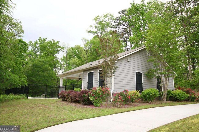 Building Photo - 1143 Park Hollow Ln NE