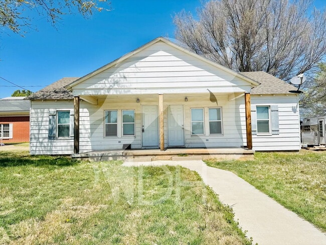 Building Photo - 1516 Texas Ave