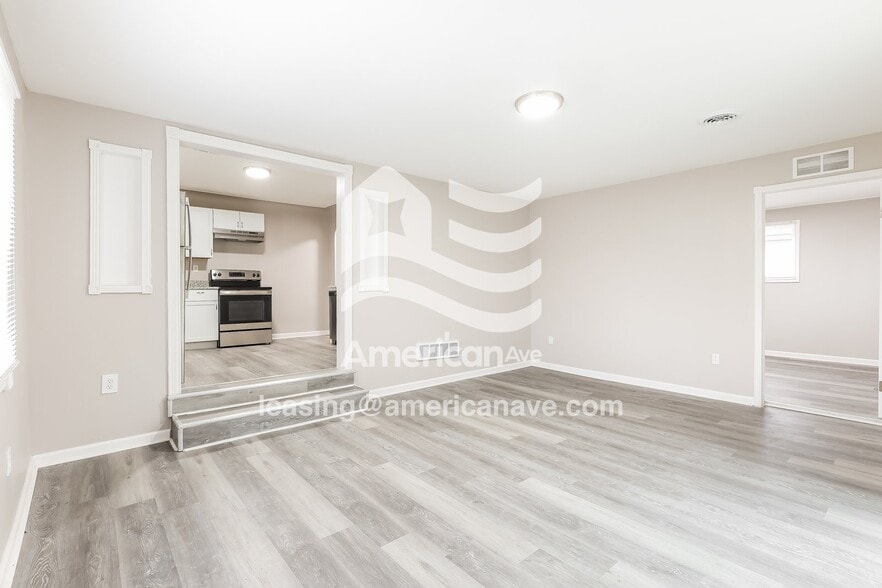 Building Photo - 77 Eastlawn Dr
