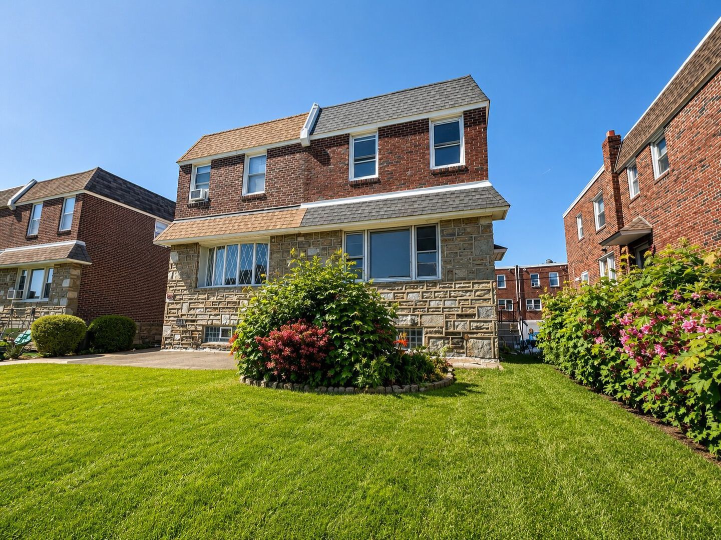 Building Photo - Spacious 3BR Home with Finished Basement, Garage & Driveway in Rhawnhurst