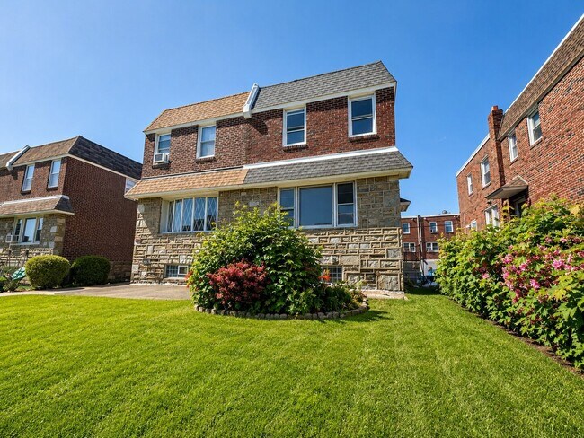 Building Photo - 1816 Megargee St
