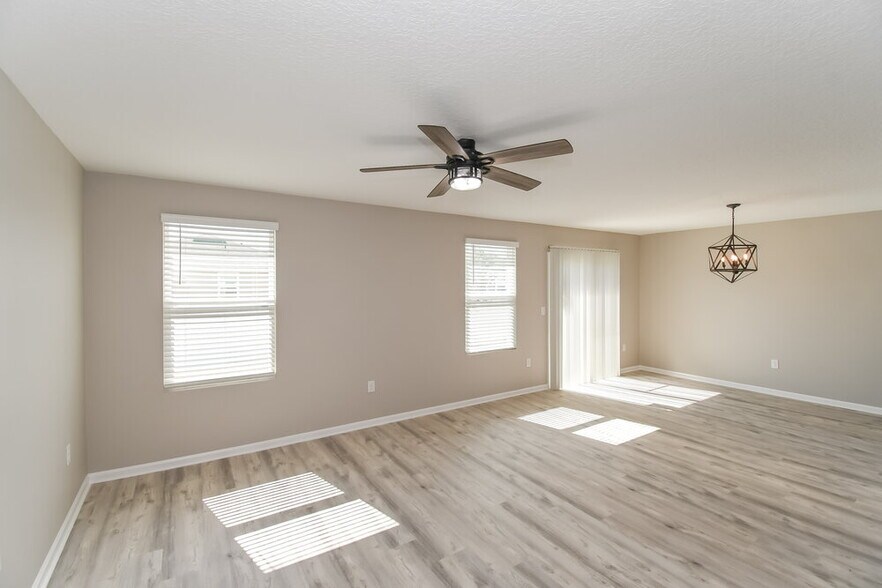 Building Photo - 2283 Pebble Point Dr