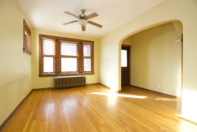 Building Photo - 1002 Beloit Ave