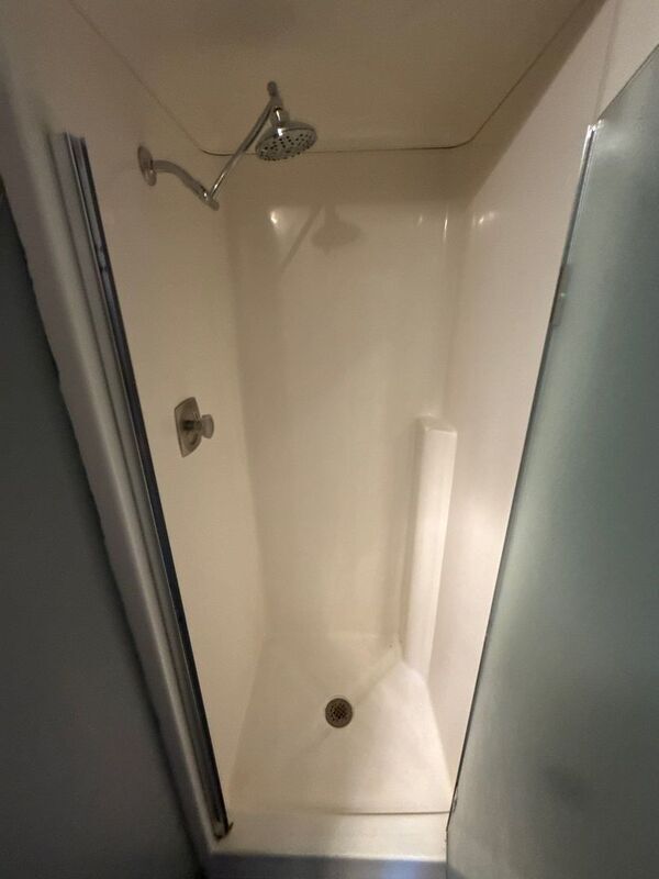 Building Photo - 869 Meadowlawn Dr SE