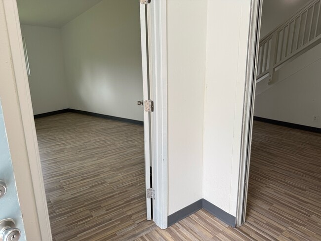 Building Photo - 14-3431-3431 Forest Rd