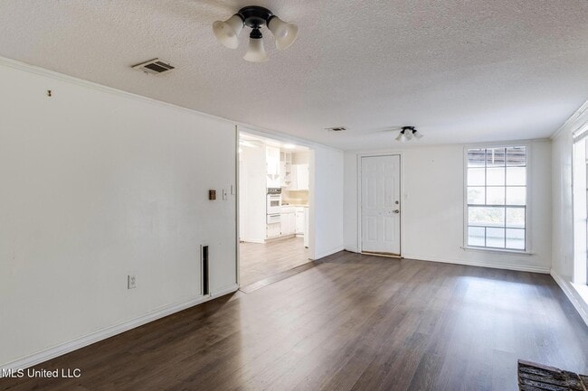 Building Photo - 1889 Greater Ave