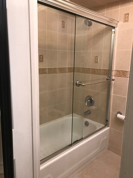 Building Photo - 379 1st Ave