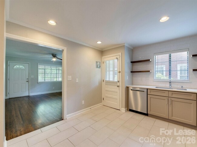 Building Photo - 1520 Mimosa Ave